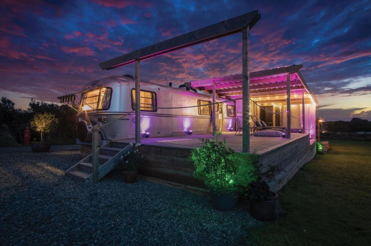 American Airstream - Blossom Farm - Tiers Cross Johnston