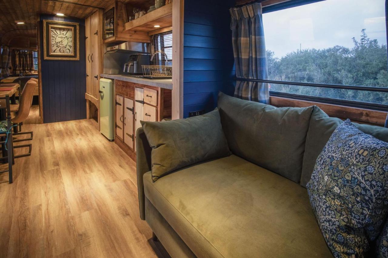 American Airstream - Blossom Farm - Tiers Cross Johnston