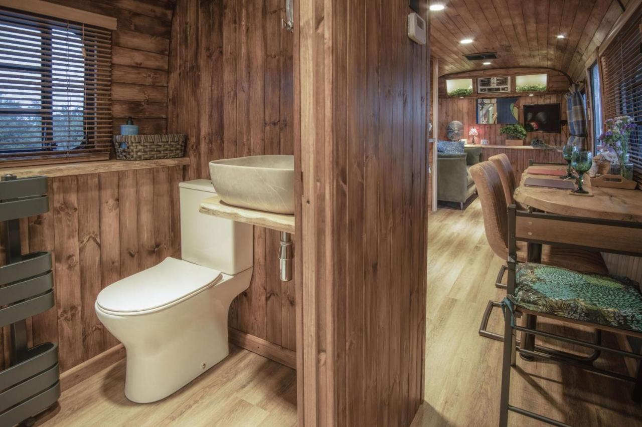 American Airstream - Blossom Farm - Tiers Cross Apartment