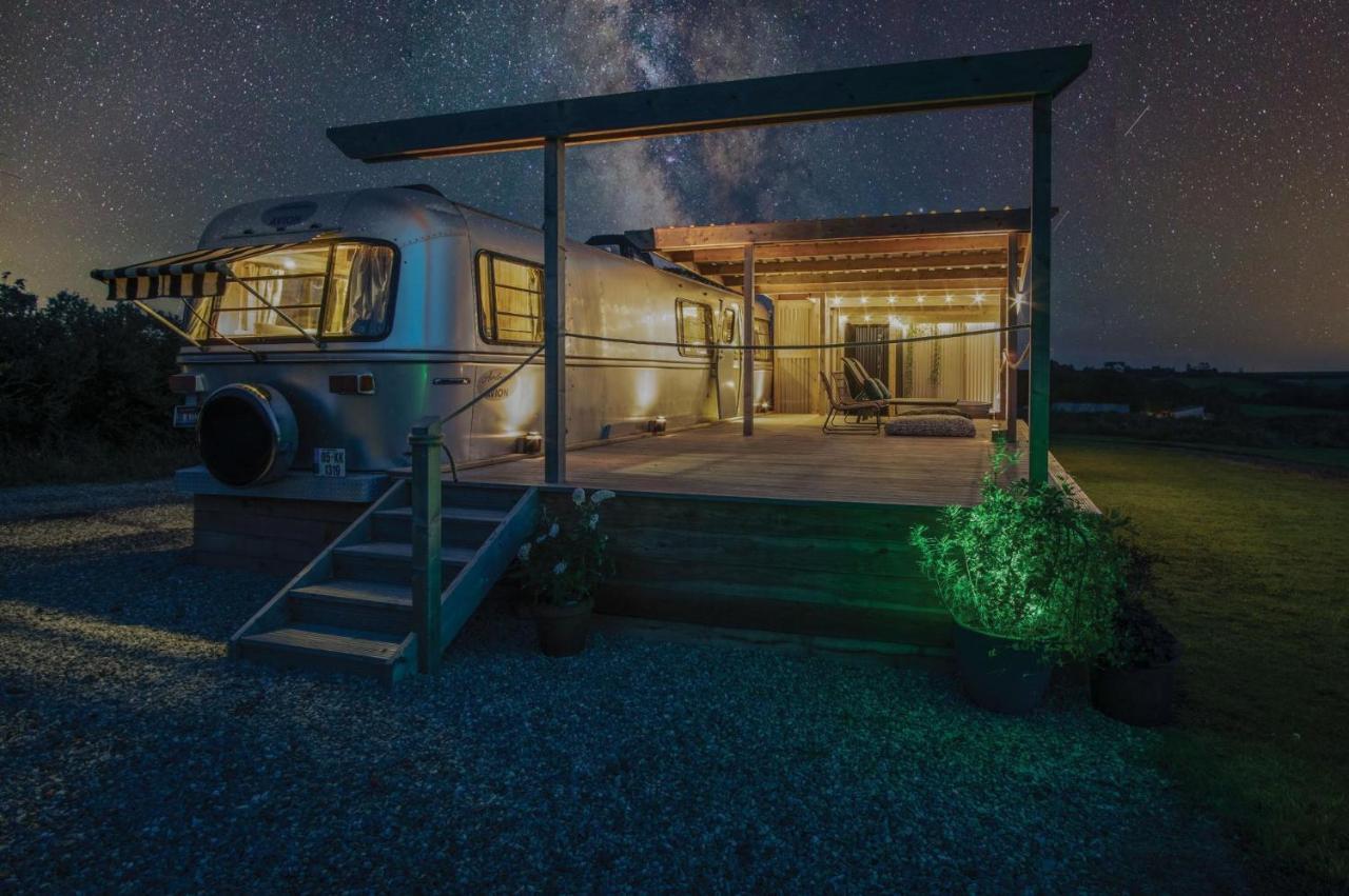 American Airstream - Blossom Farm - Tiers Cross Johnston