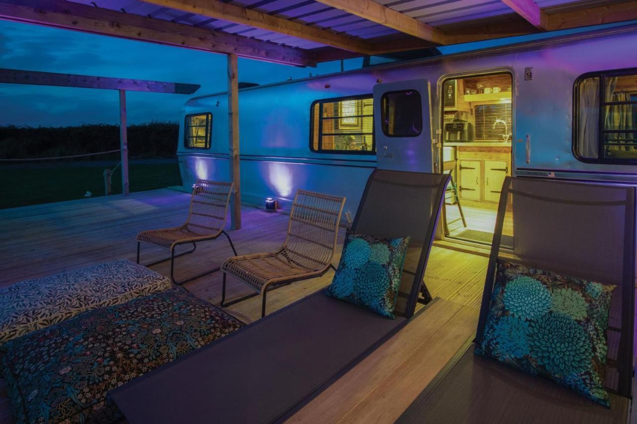 Apartment American Airstream - Blossom Farm - Tiers Cross Johnston