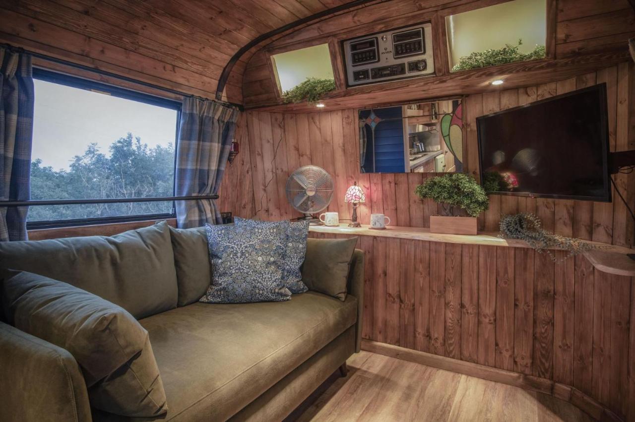 Apartment American Airstream - Blossom Farm - Tiers Cross Johnston