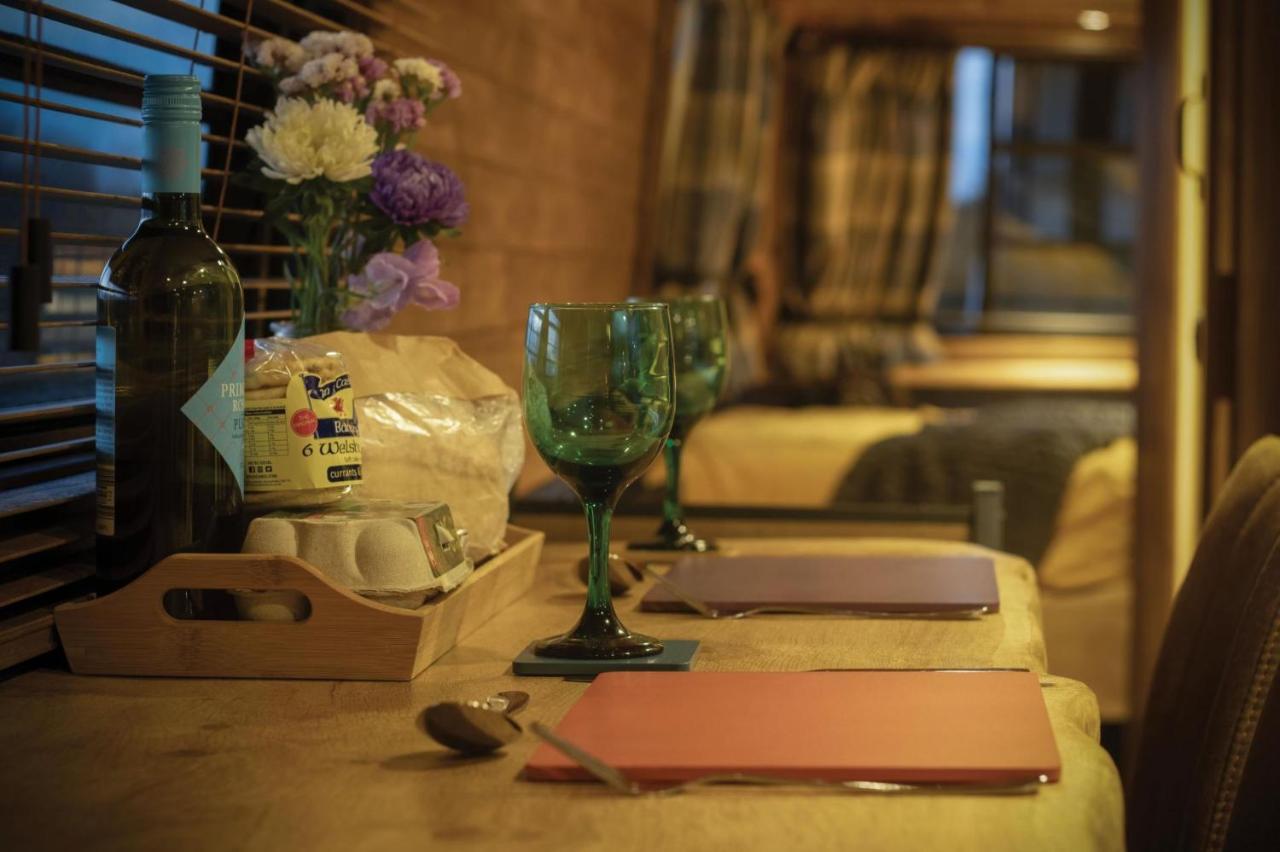 American Airstream - Blossom Farm - Tiers Cross Apartment