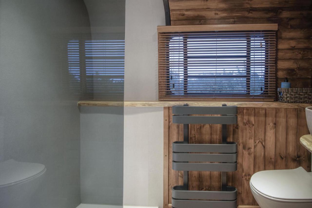 American Airstream - Blossom Farm - Tiers Cross Johnston
